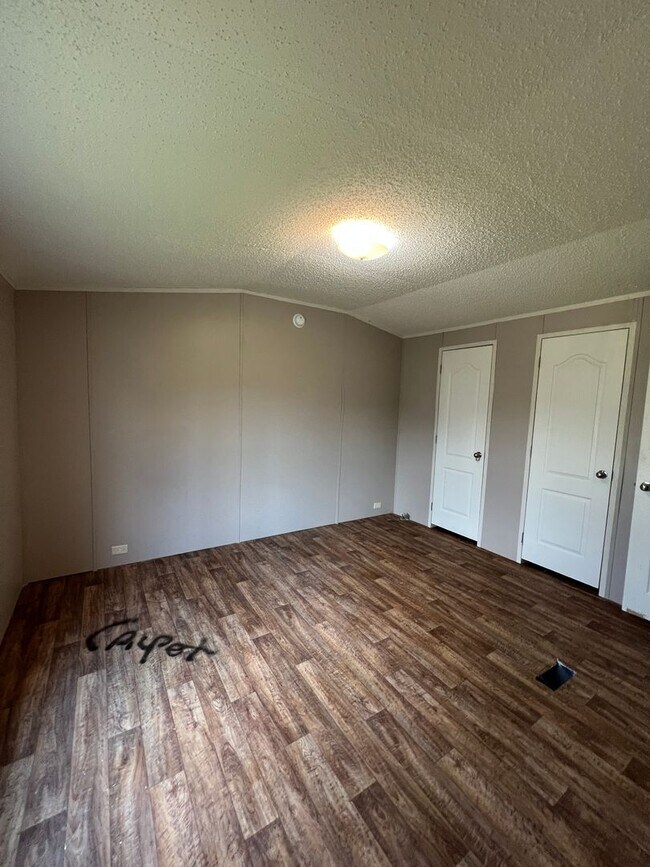 Building Photo - 142 CO ROAD-E16