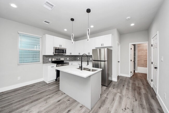 Building Photo - 19104 Sears Dr