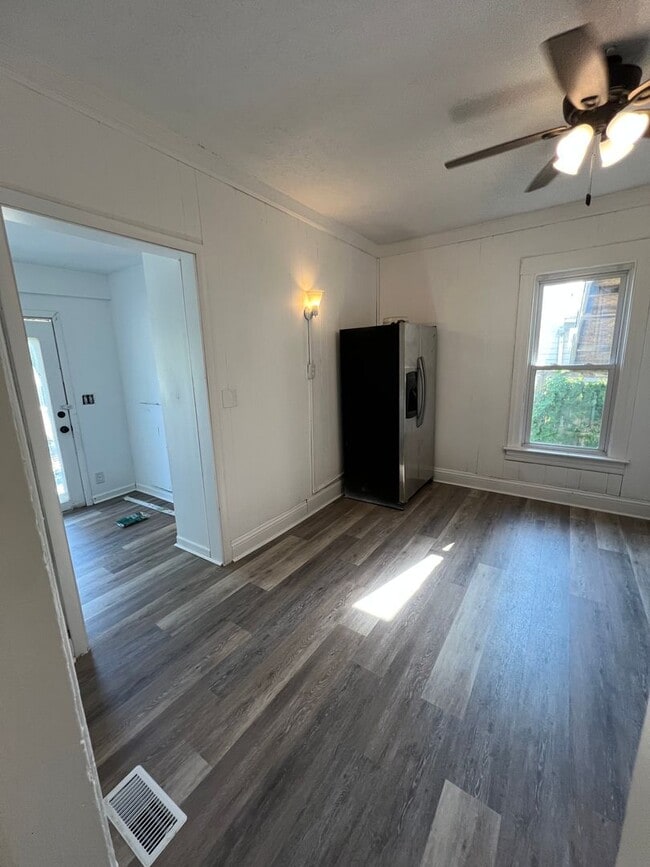 Building Photo - 3 bed /2 bath single family rental home fo...