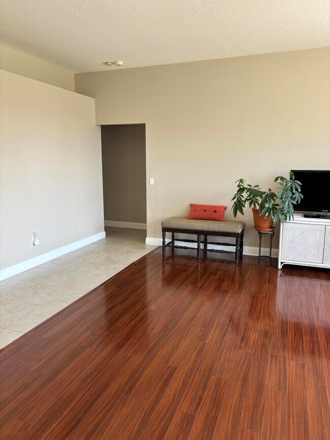 Building Photo - 9308 Lake Serena Dr