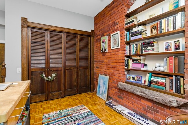 Building Photo - 1 Linden Pl