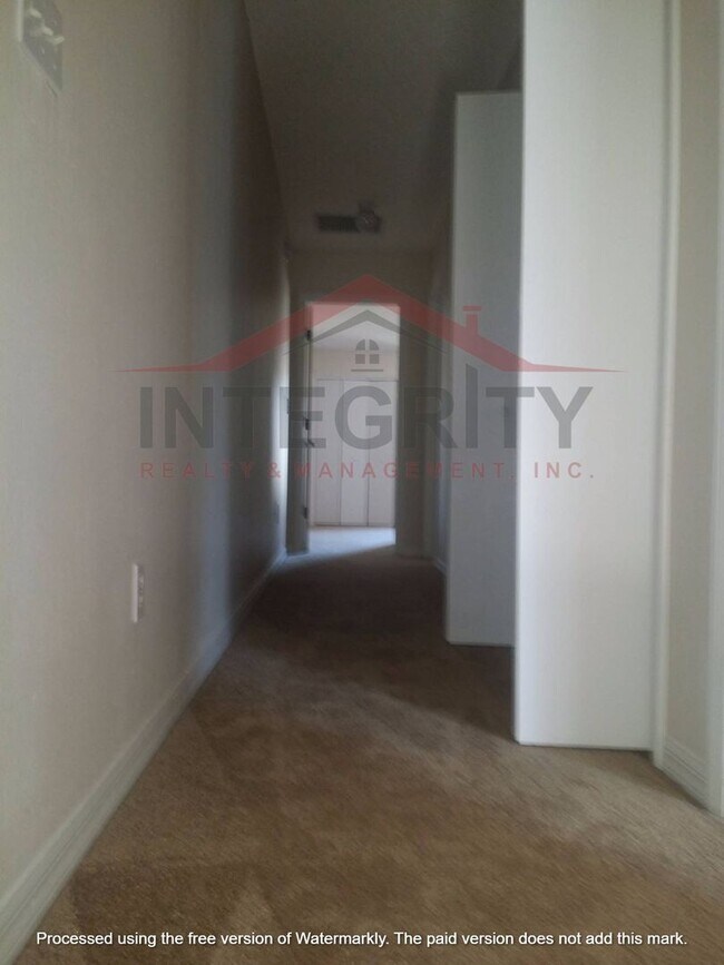 Building Photo - 3bed/2.5bath townhome in Jacksonville FL