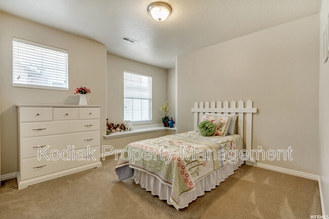 Building Photo - 548 Walton Dr