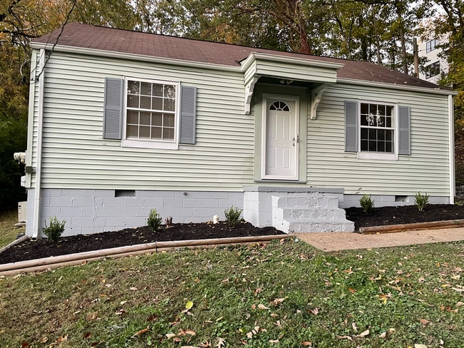 Building Photo - Sylvan