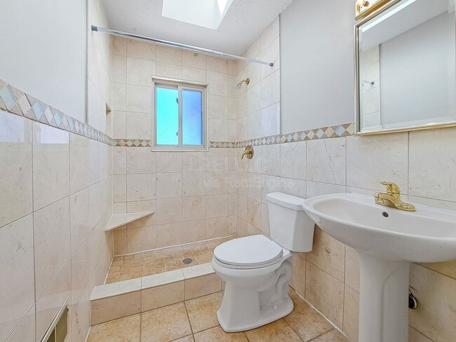 Building Photo - 8212 Devonshire Dr