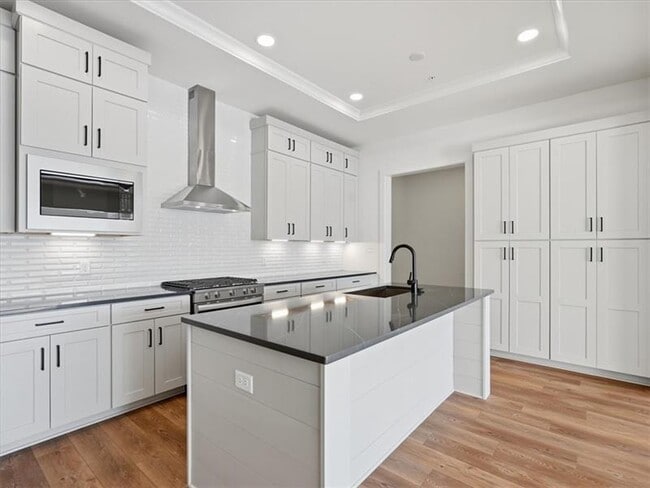 Building Photo - 302 Highbridge Ln