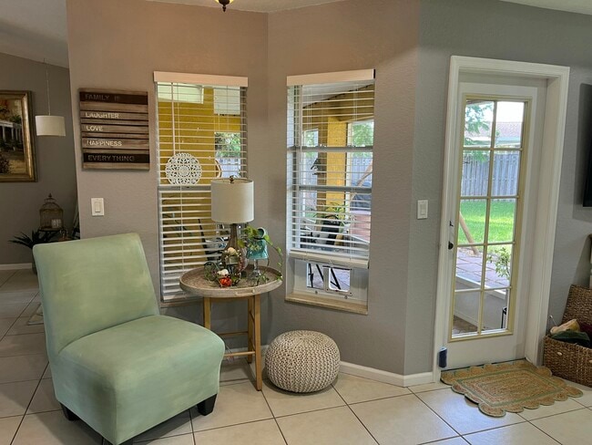 Building Photo - 1211 SW Dalton Ave