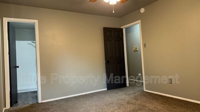 Building Photo - 4030 Ridge Dr
