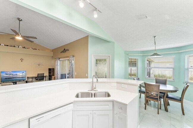 Building Photo - 1622 SW Realty St