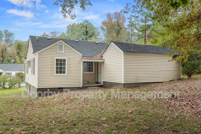 Building Photo - 1610 Parkway Dr