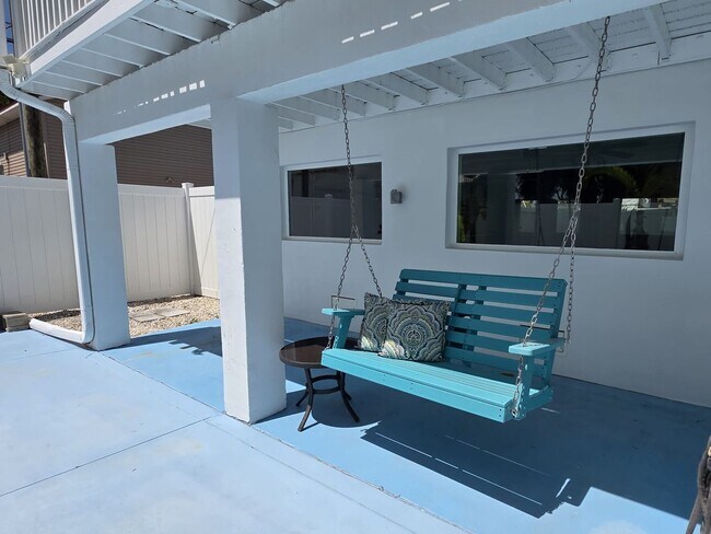 Building Photo - Downtown Gulfport - The Pineapple House