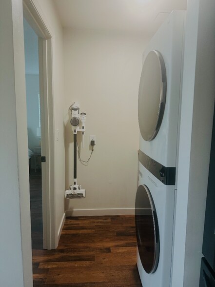 Building Photo - 2908-2958 58th St