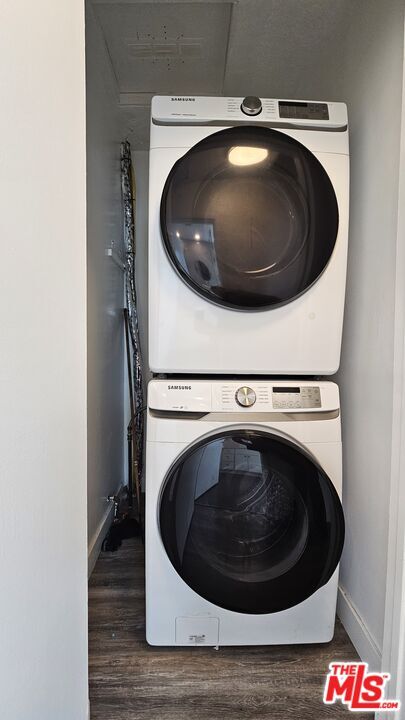 Building Photo - 1209 N Genesee Ave