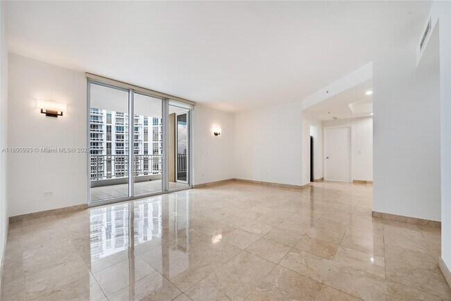 Building Photo - 801 Brickell Key Blvd