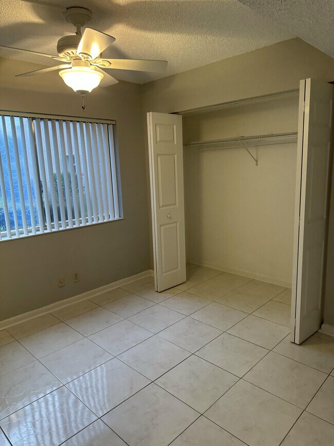 Building Photo - 3212 Strawflower Way