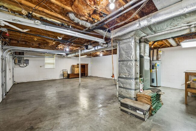Building Photo - Pet Friendly Four Bedroom with Basement!