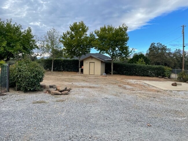 Building Photo - This Anderson Home is a Must See! Amazing ...