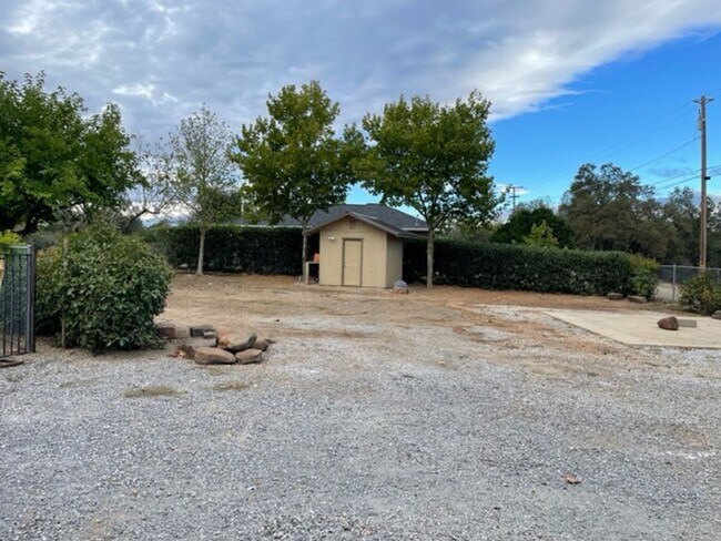 Building Photo - This Anderson Home is a Must See! Amazing Views of Lassen!