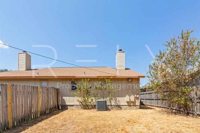 Building Photo - 409 Greenlawn Blvd