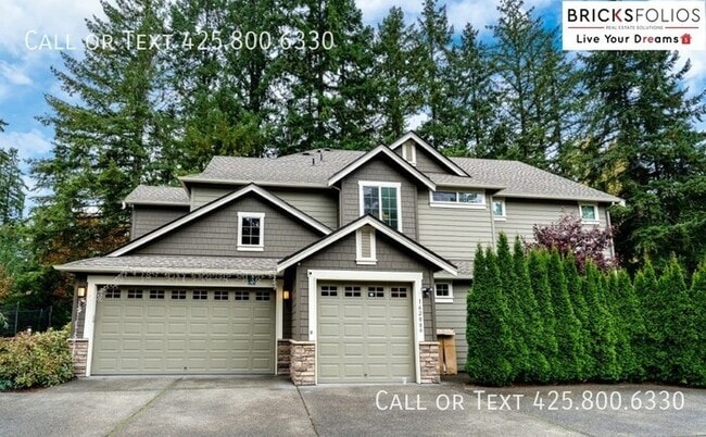 Building Photo - Discover the Perfect Blend of Comfort and ...