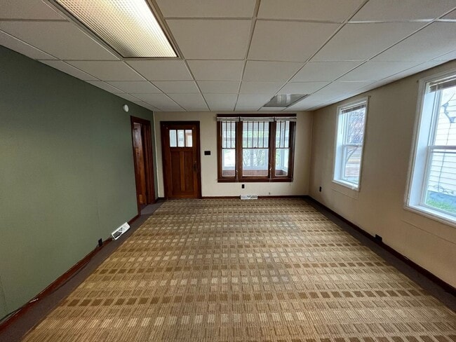 Building Photo - 105 N Polk St