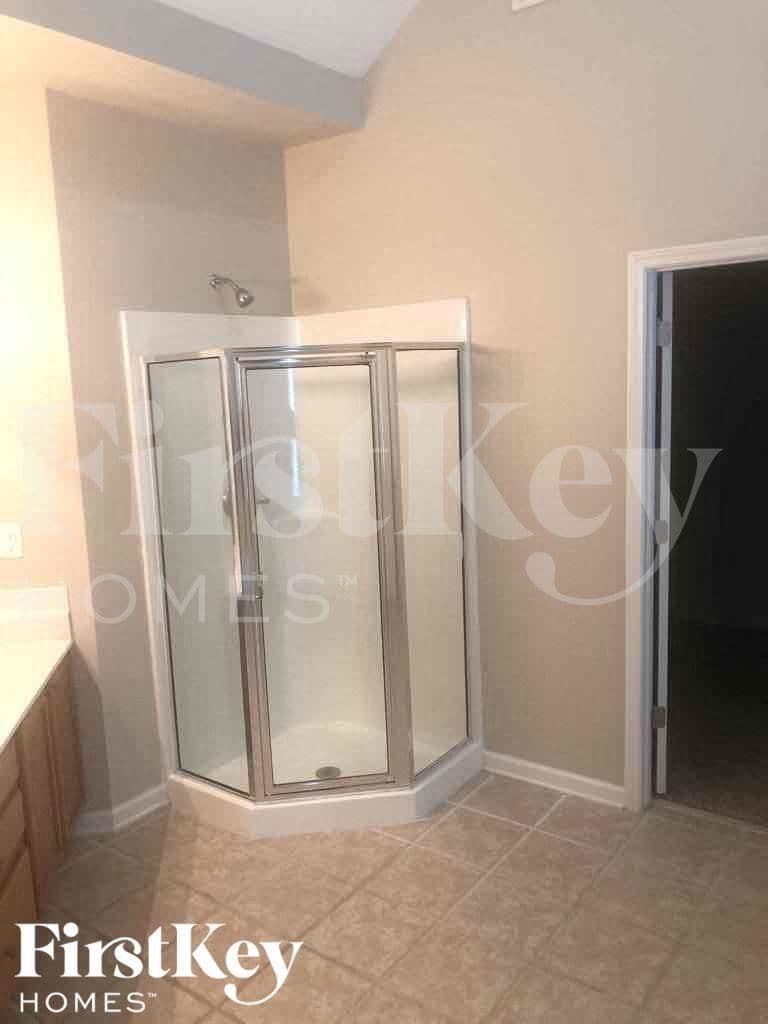 Building Photo - 1401 Aramore Dr SE