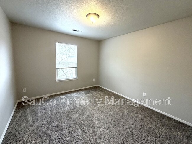 Building Photo - 4258 SE Maya Ct