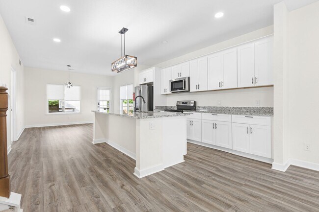 Building Photo - 317 Cottonwood Ave