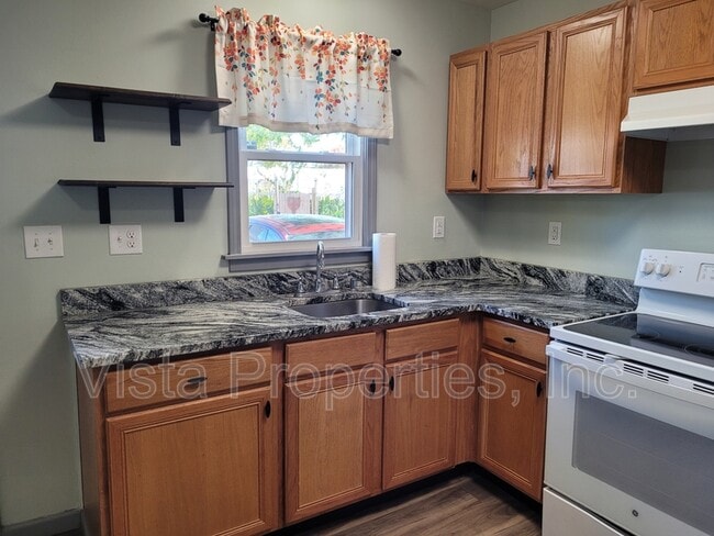 Building Photo - 127 Boston Ct