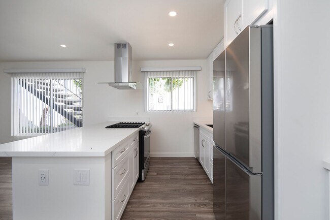 Building Photo - PR Talmadge Apartments