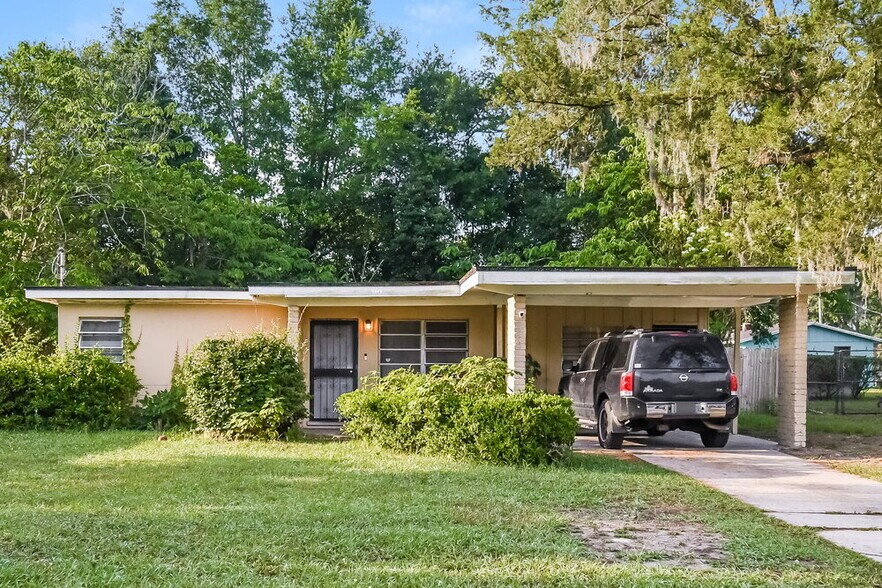Building Photo - 4626 Castleton Dr