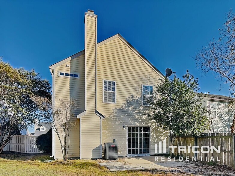 Building Photo - 8109 Bright Oak Trail