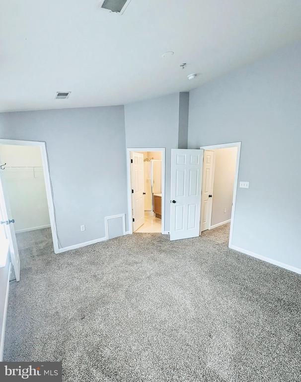 Building Photo - 121 Eagles Ridge