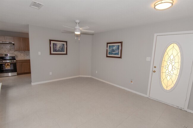 Building Photo - 6703 Stonewater