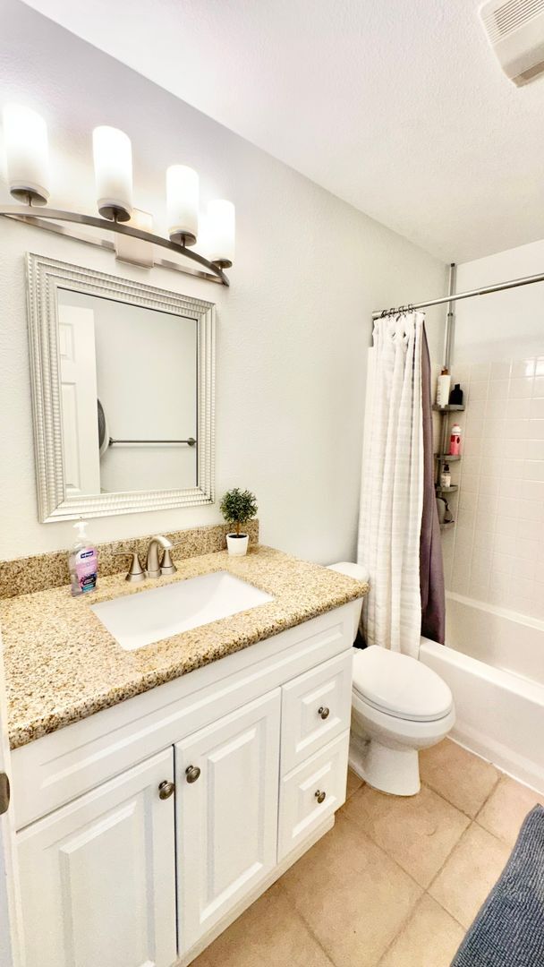 Building Photo - 5010 Golondrina Way