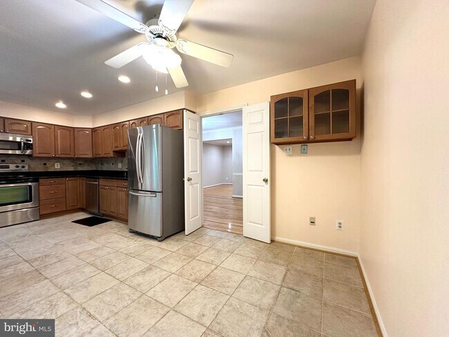 Building Photo - 5127 Kenside Ct
