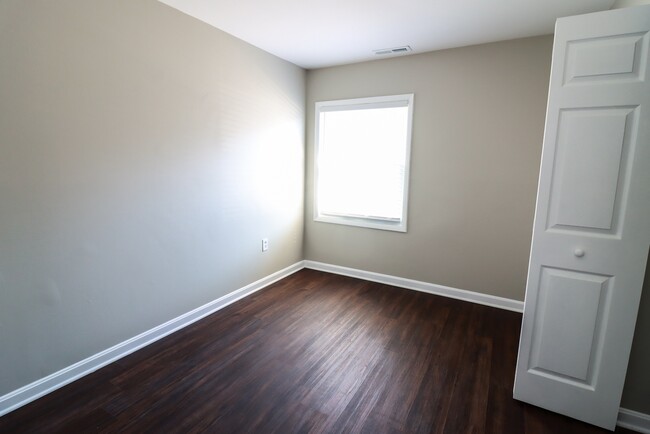 Building Photo - 9240 Bridle Path Ln