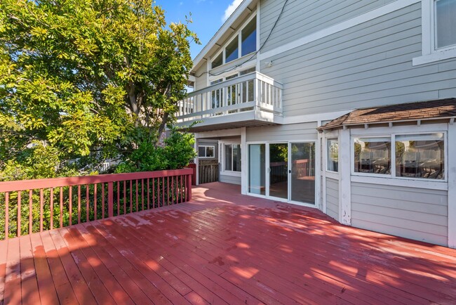 Building Photo - Serene Waterfront Home in Foster City