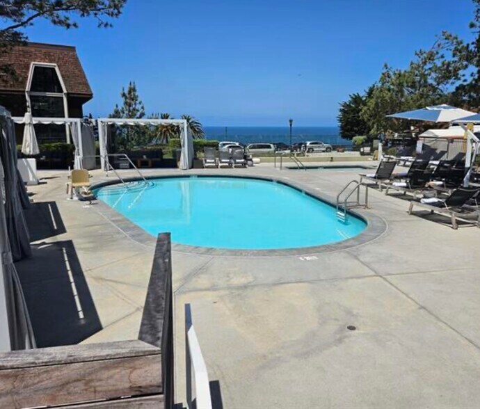 Building Photo - 1562 Camino Del Mar