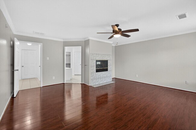 Building Photo - 2202 Laurel Branch Way