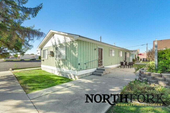 Building Photo - 615 Dearborn St