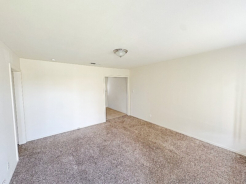 Building Photo - 129 N McEntire Ct