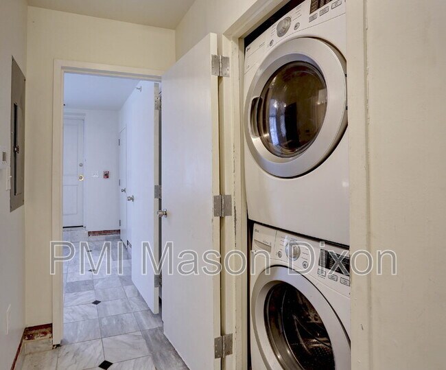 Building Photo - 2020 N Calvert St