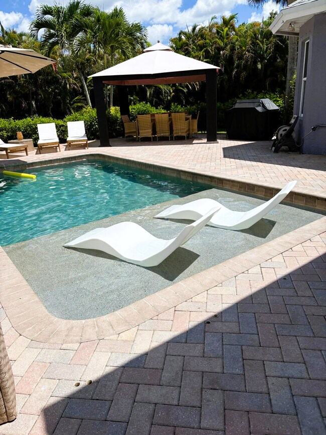 Building Photo - 14155 74th St N