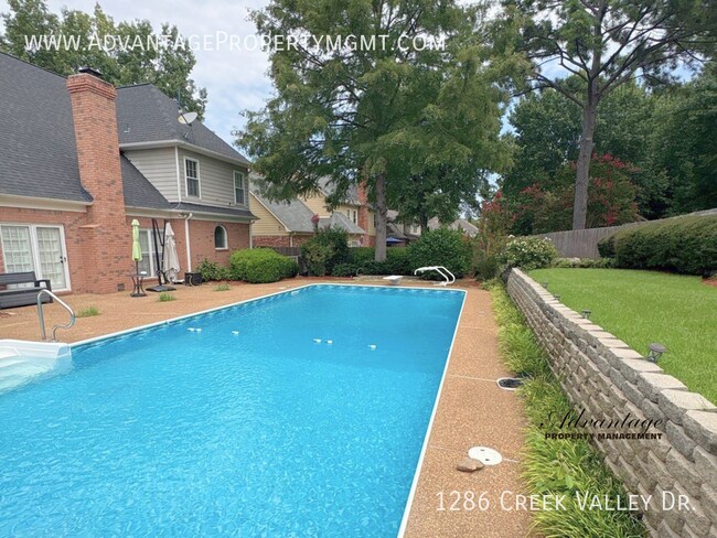 Building Photo - 1286 Creek Valley Dr