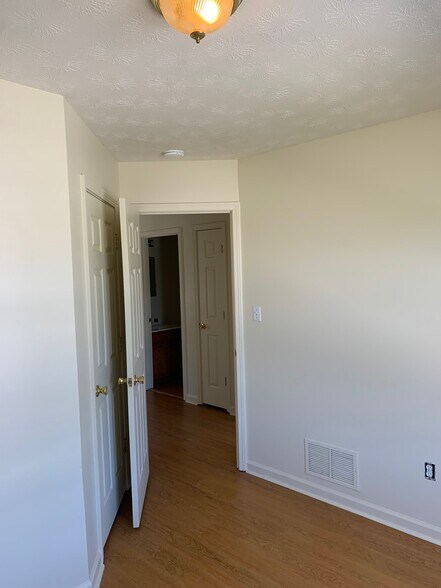 Building Photo - 1065 Brandy Ln