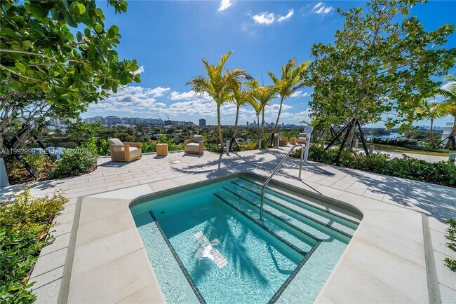 Building Photo - 9201 E Bay Harbor Dr