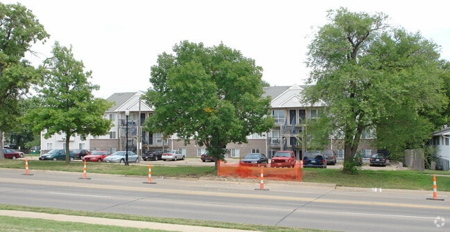 Washburn Place - Washburn Place Apartments