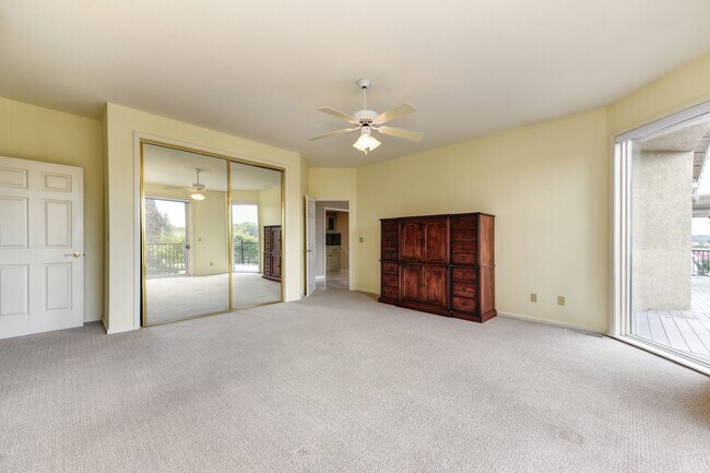 Building Photo - 6533 Chesbro Cir