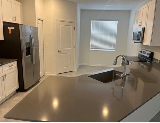 Building Photo - 855 Turner Ln